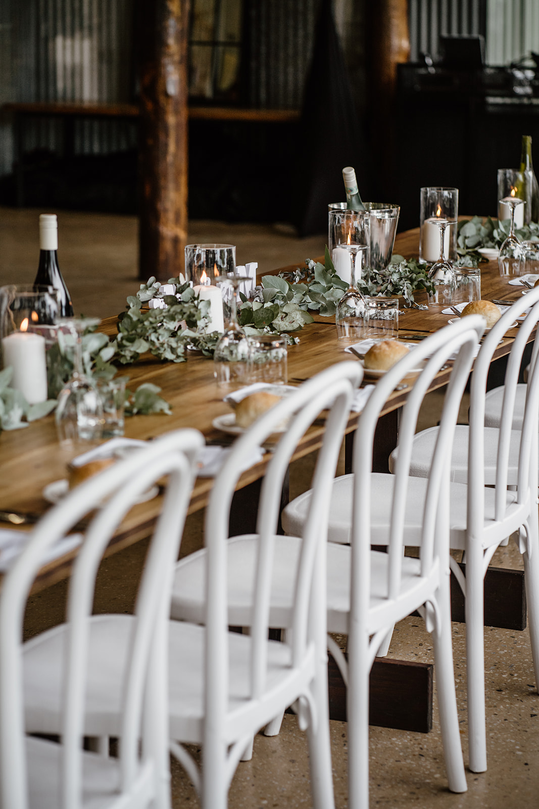 The Pavilion Restaurant, Buller Wines wedding reception. Wedding reception design. Green and white wedding table setup.