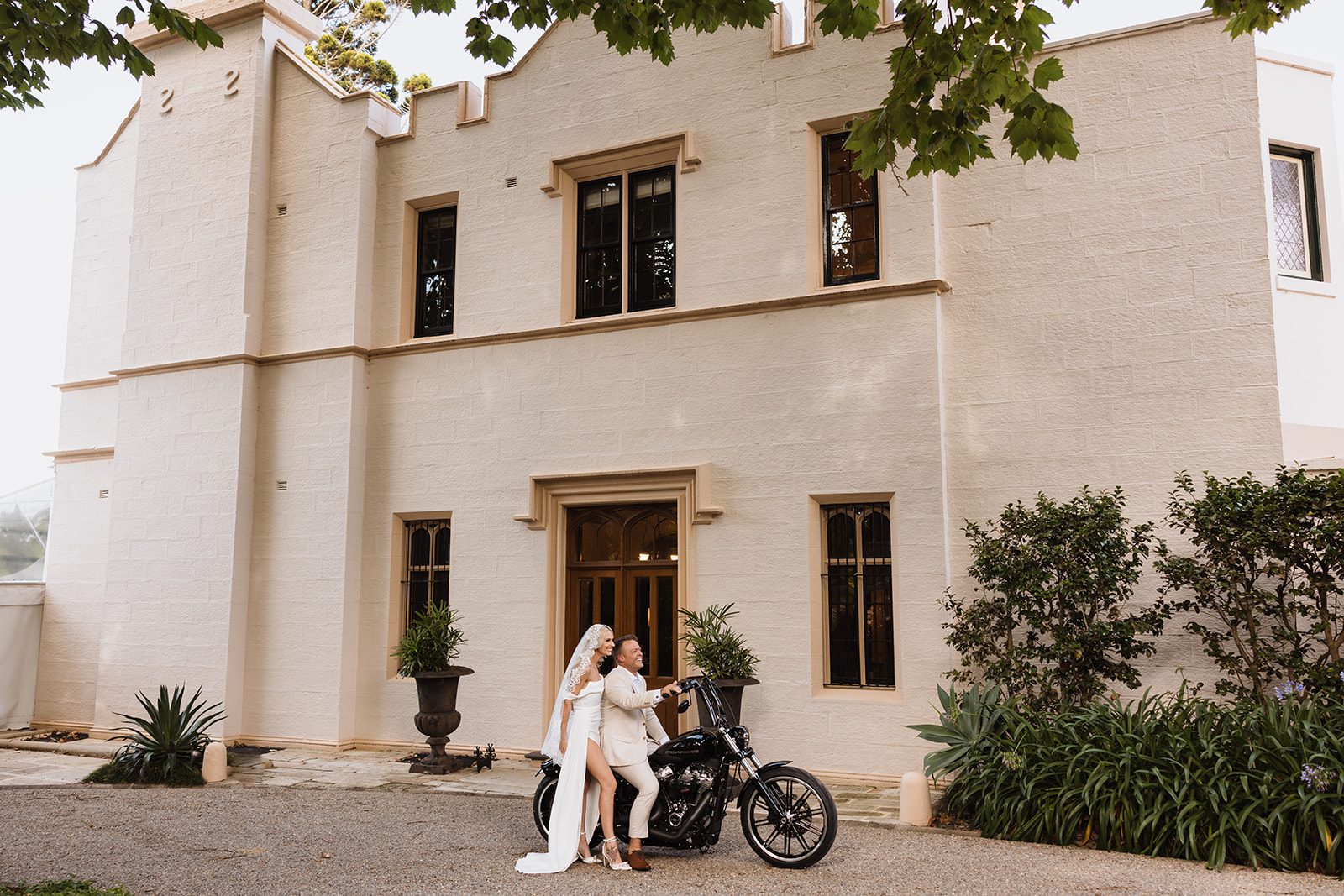 Bridal Portraits at the Wedding in Lindesay House, Darling Point New South Wales