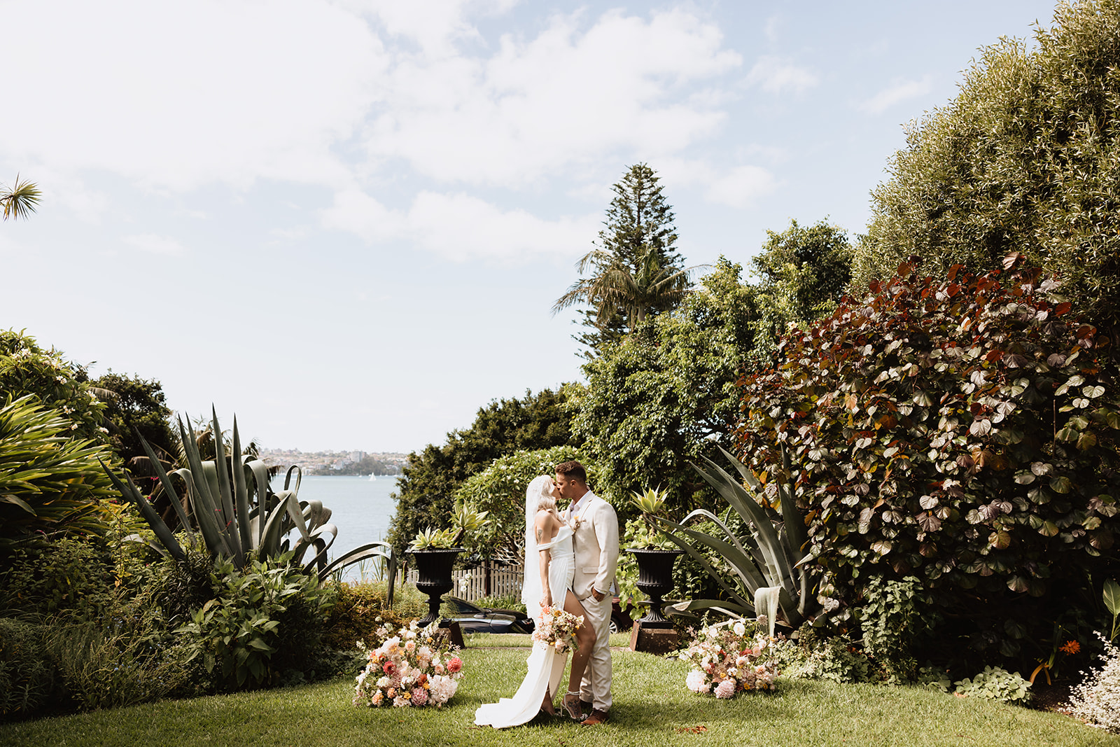 Bridal Portraits at the Wedding in Lindesay House, Darling Point New South Wales