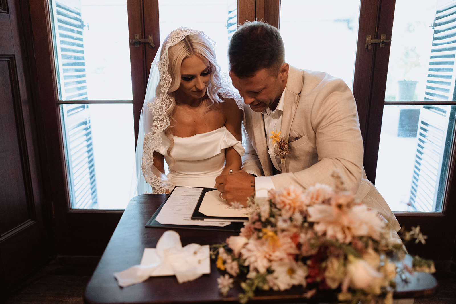 Signing of marriage contract at the Wedding in Lindesay House, Darling Point New South Wales