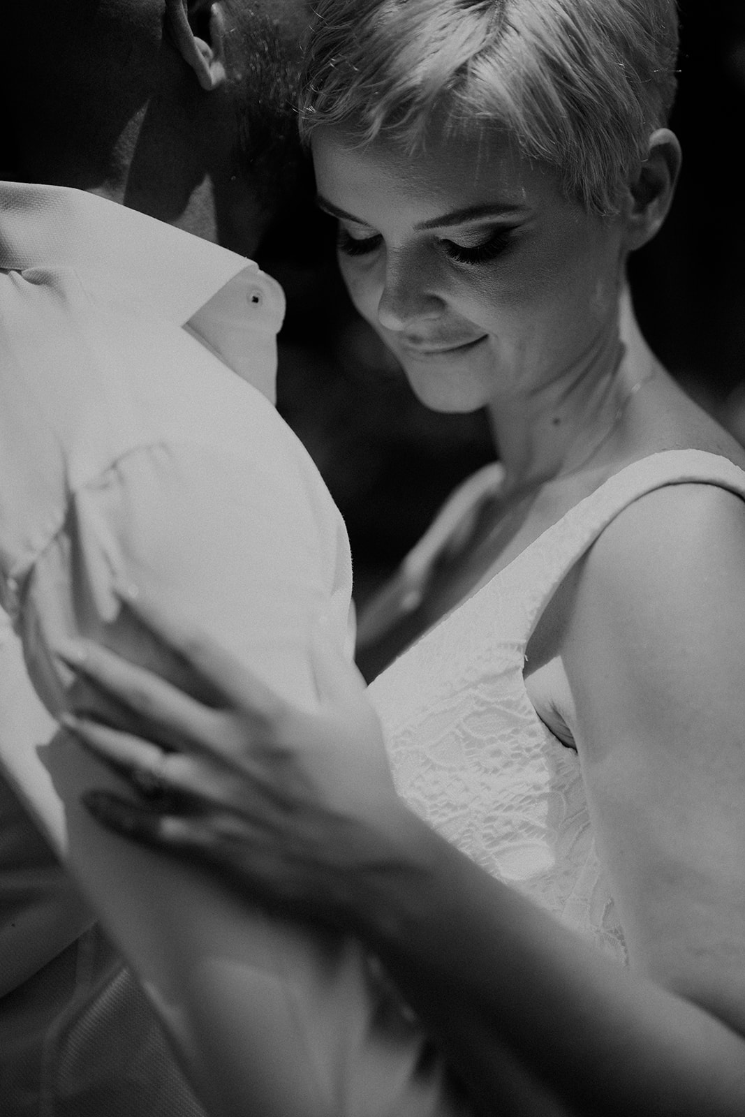An intimate black-and-white image of a bride and groom in Kangaroo Valley
