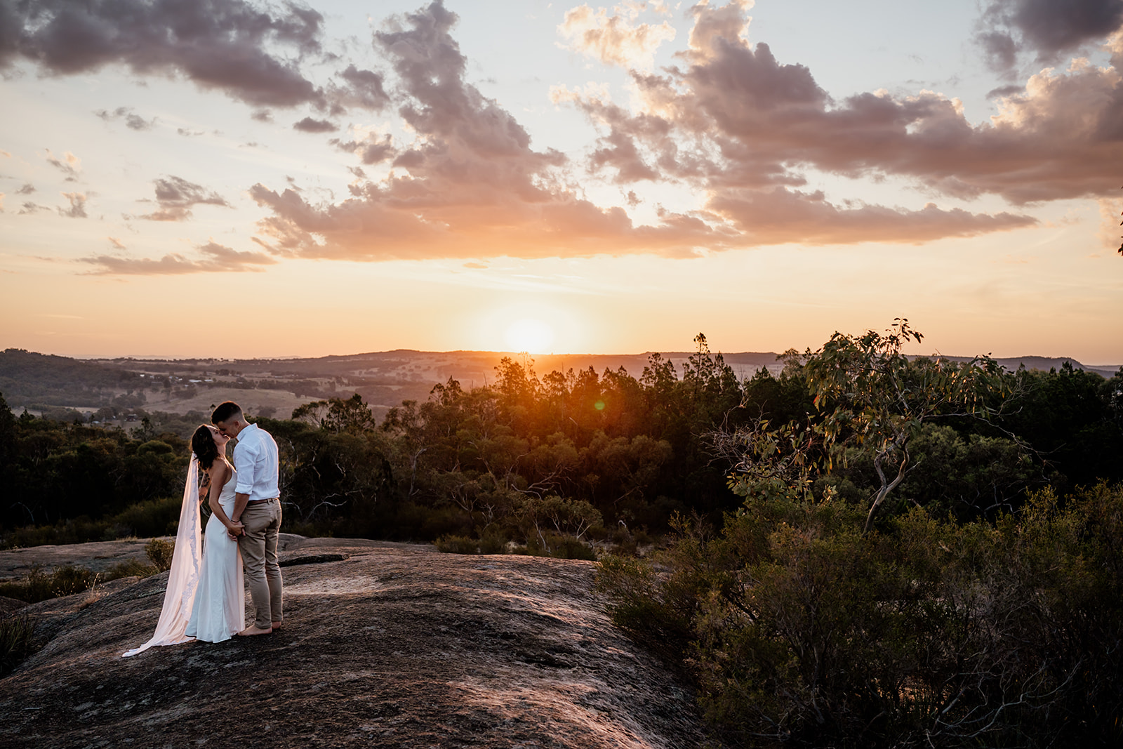 Sunset wedding photos in Beechworth Victoria 