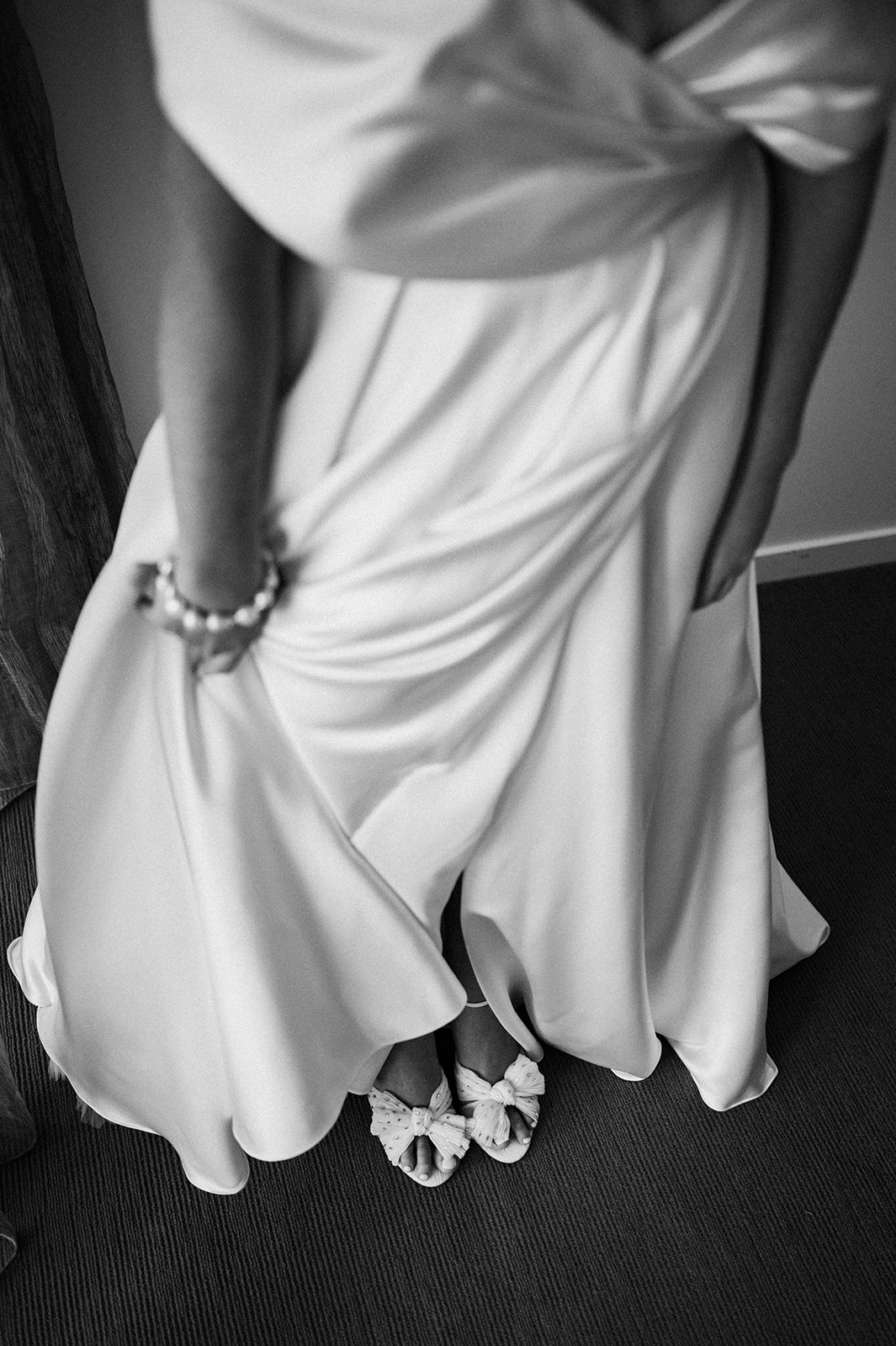 black and white photo of Cairns bride getting ready for the ceremony
