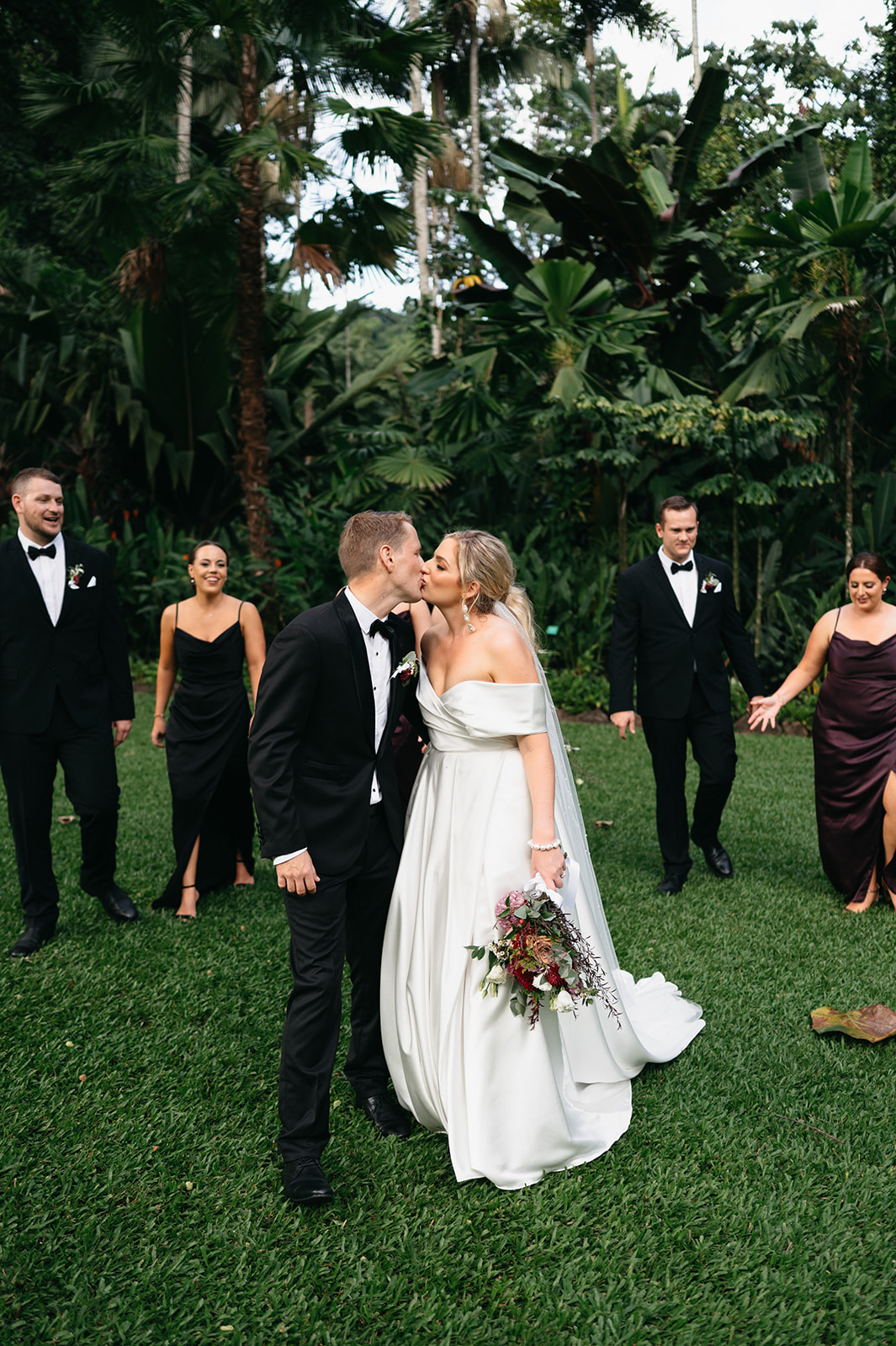Bridal party photos in the Cairns Botanical Garden