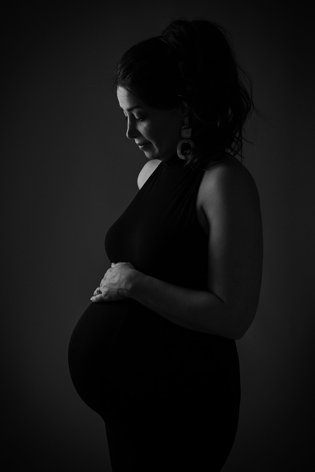Black and white Sillouette maternity image in studio in Sydney