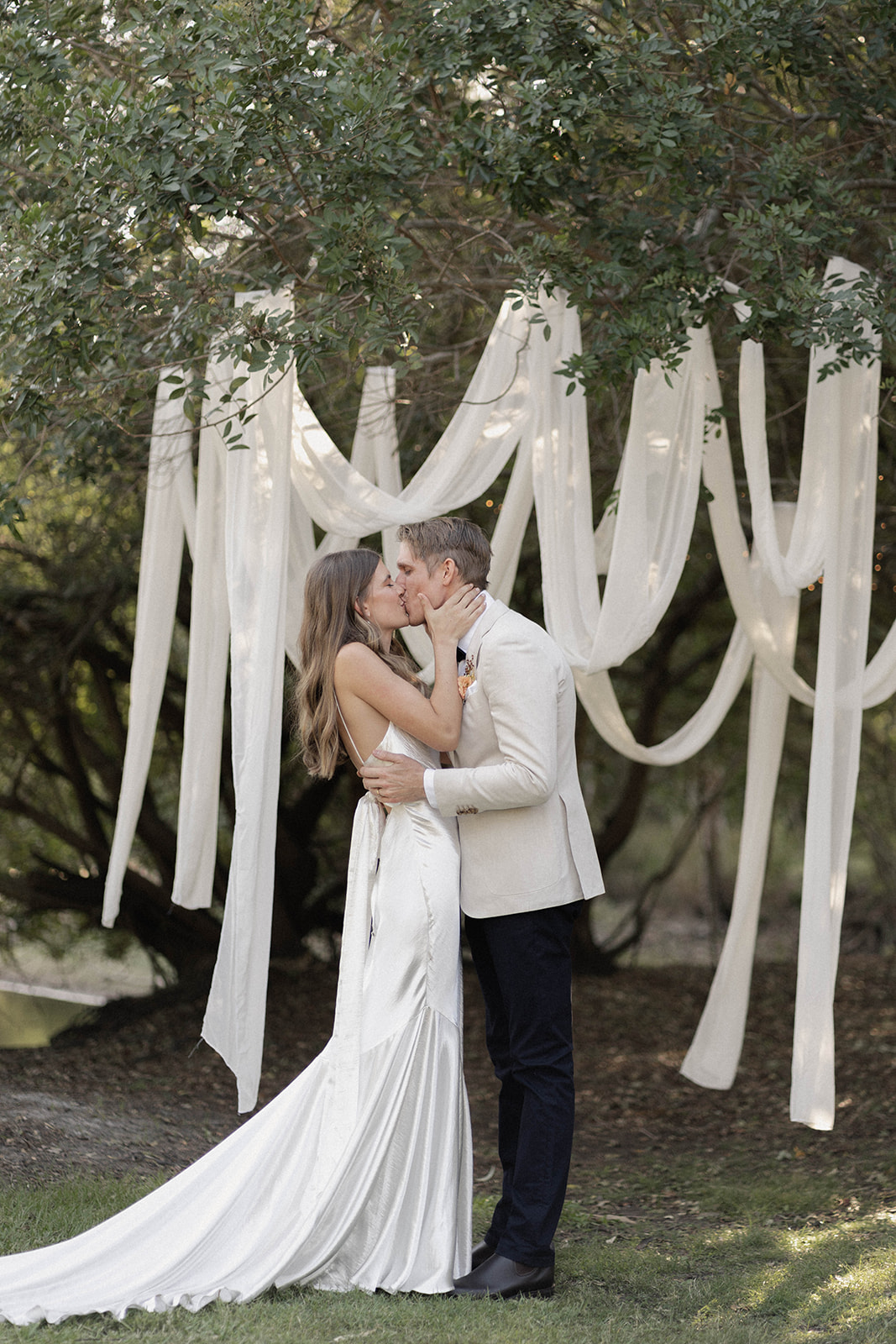 Brisbane editorial backyard wedding photography, candids of Ceremony