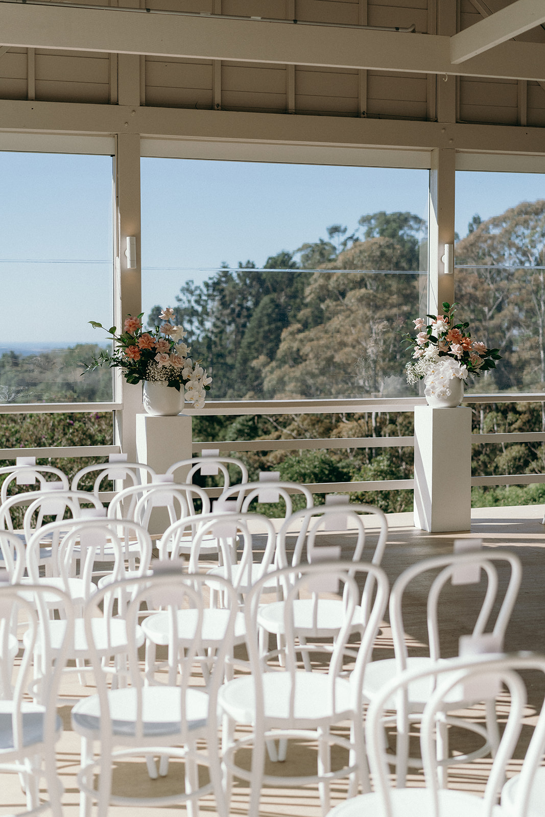 Ceremony florals and design at maleny manor 
