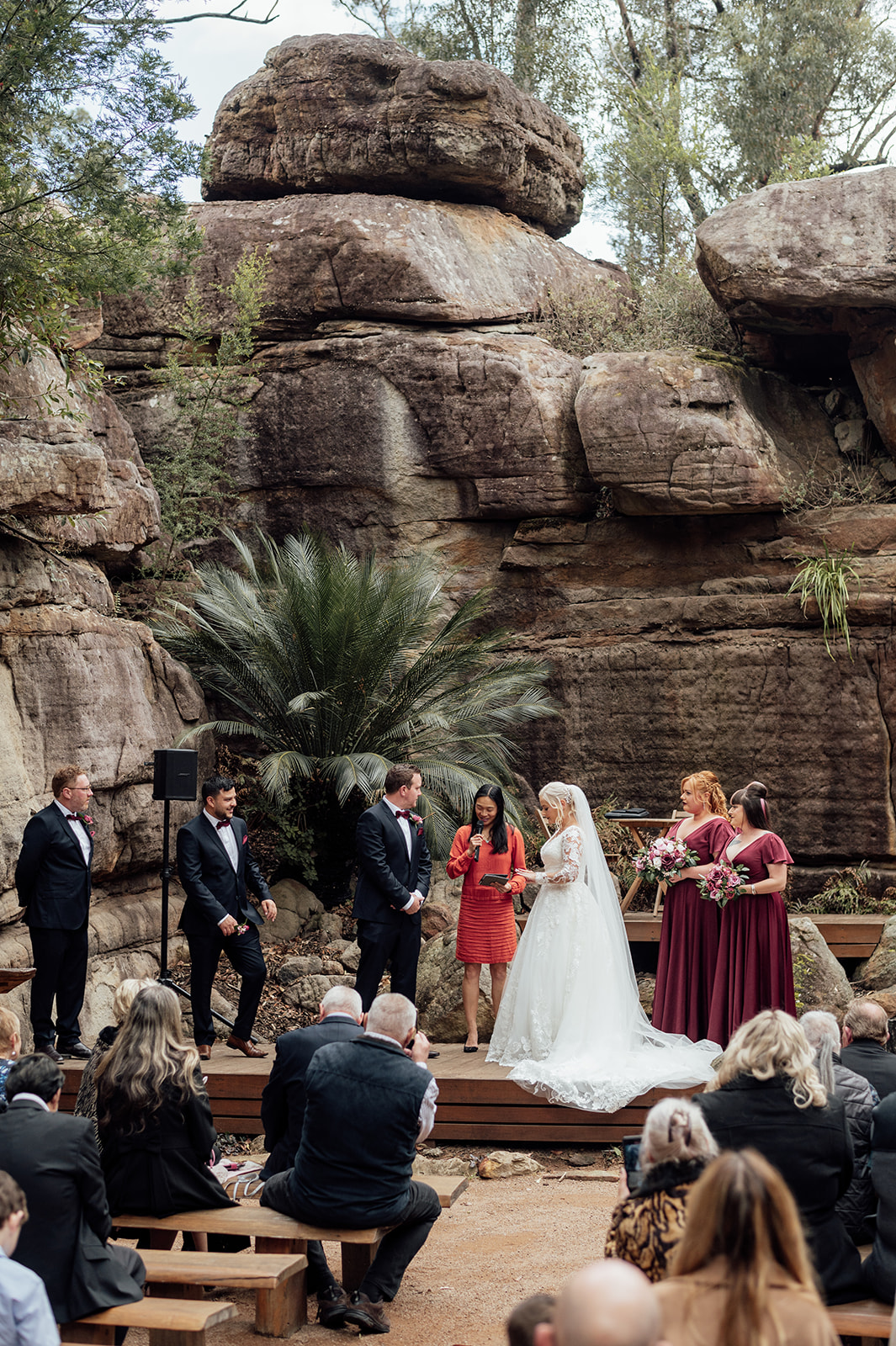 wedding ceremony in kangaroo valley bush retreat