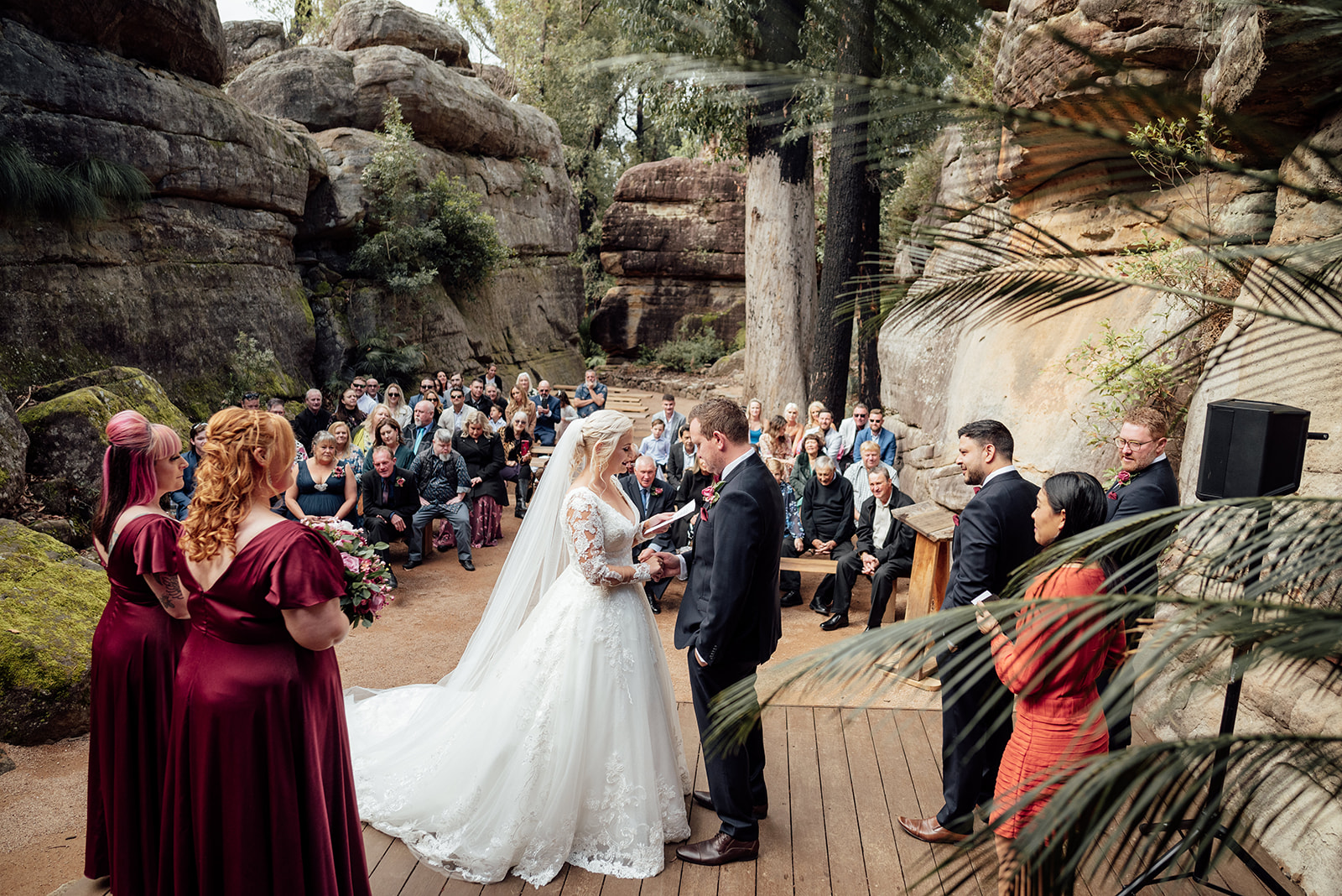 wedding ceremony in kangaroo valley bush retreat