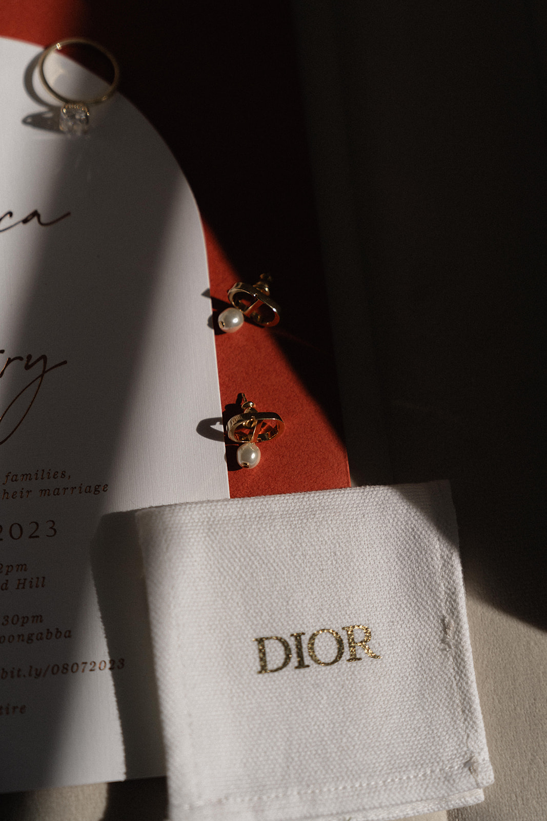 Simple Dior glamour accessories for bride
