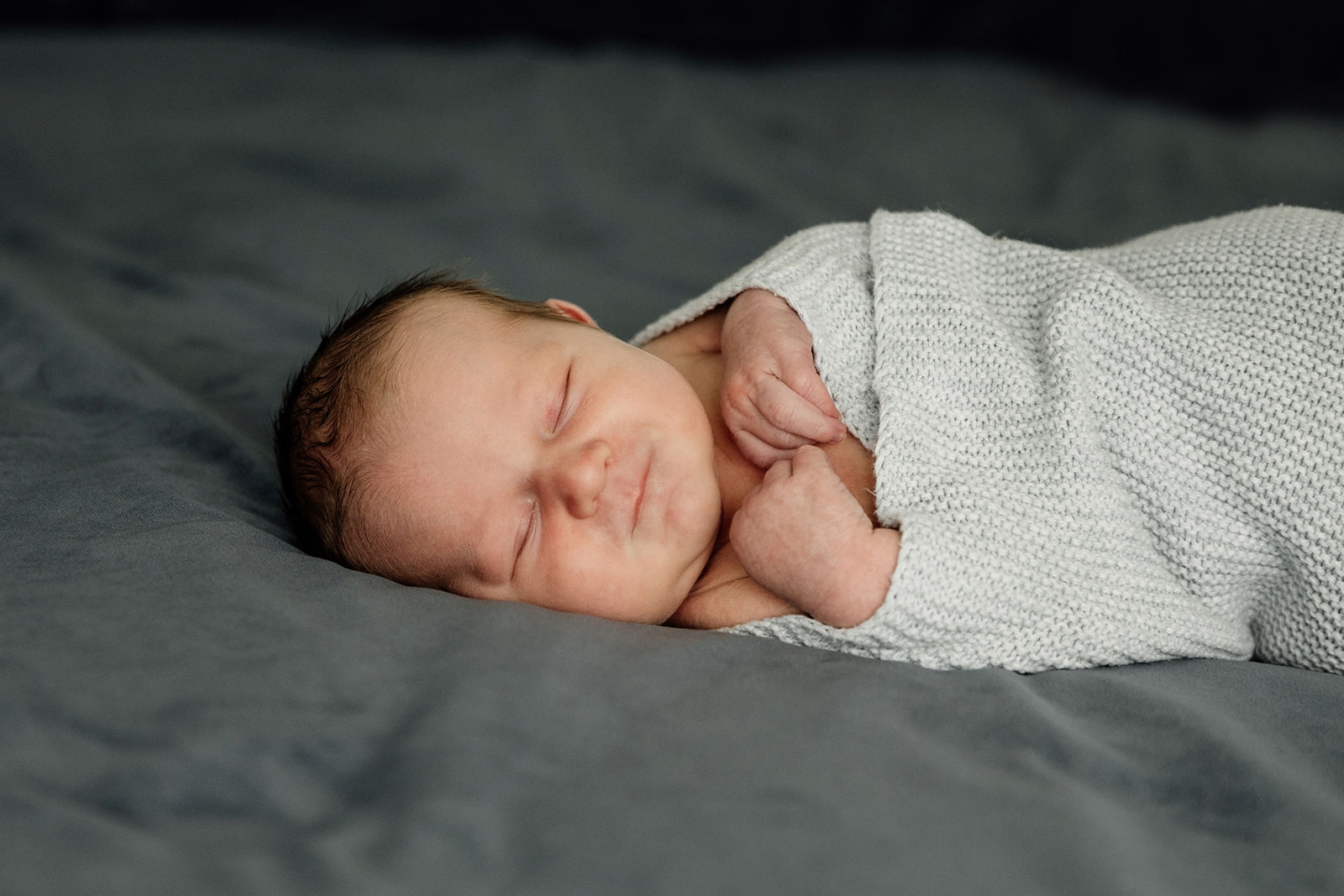 Newborn photographed at home with the whole family with Newcastle Family photographer Jessica Ross